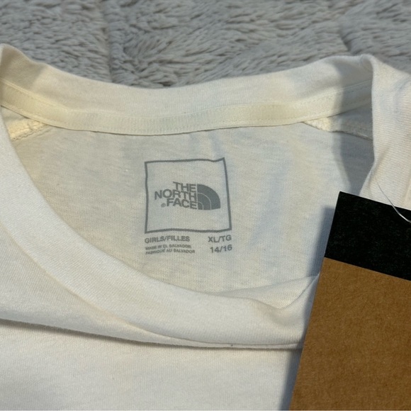 The North Face Girls We Never Stop Graphic T-shirt - Picture 3 of 7